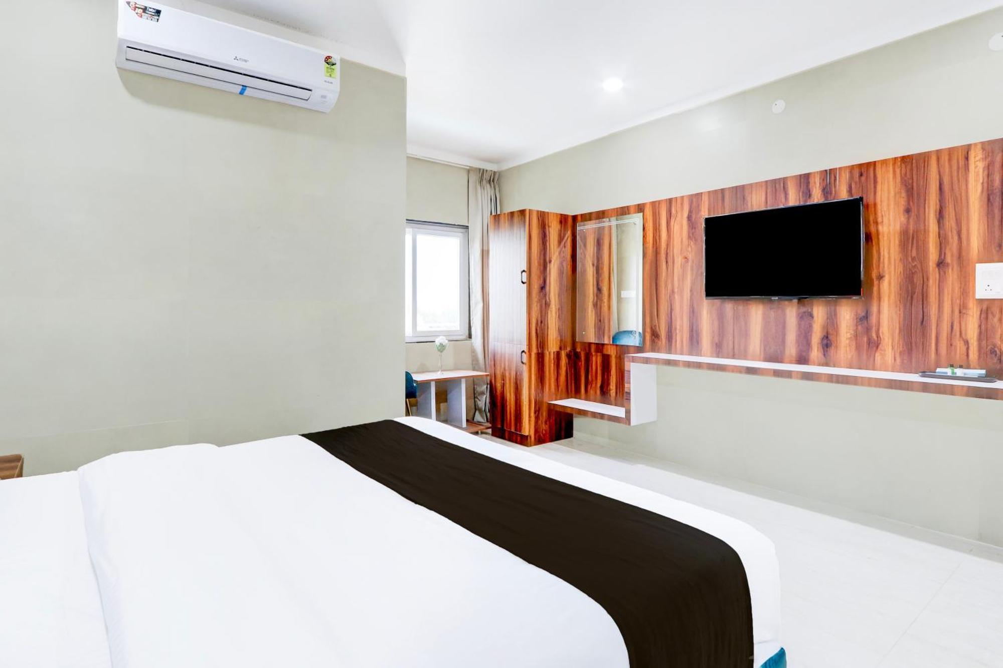 Hotel O Pr Grand Khammam Eksteriør bilde