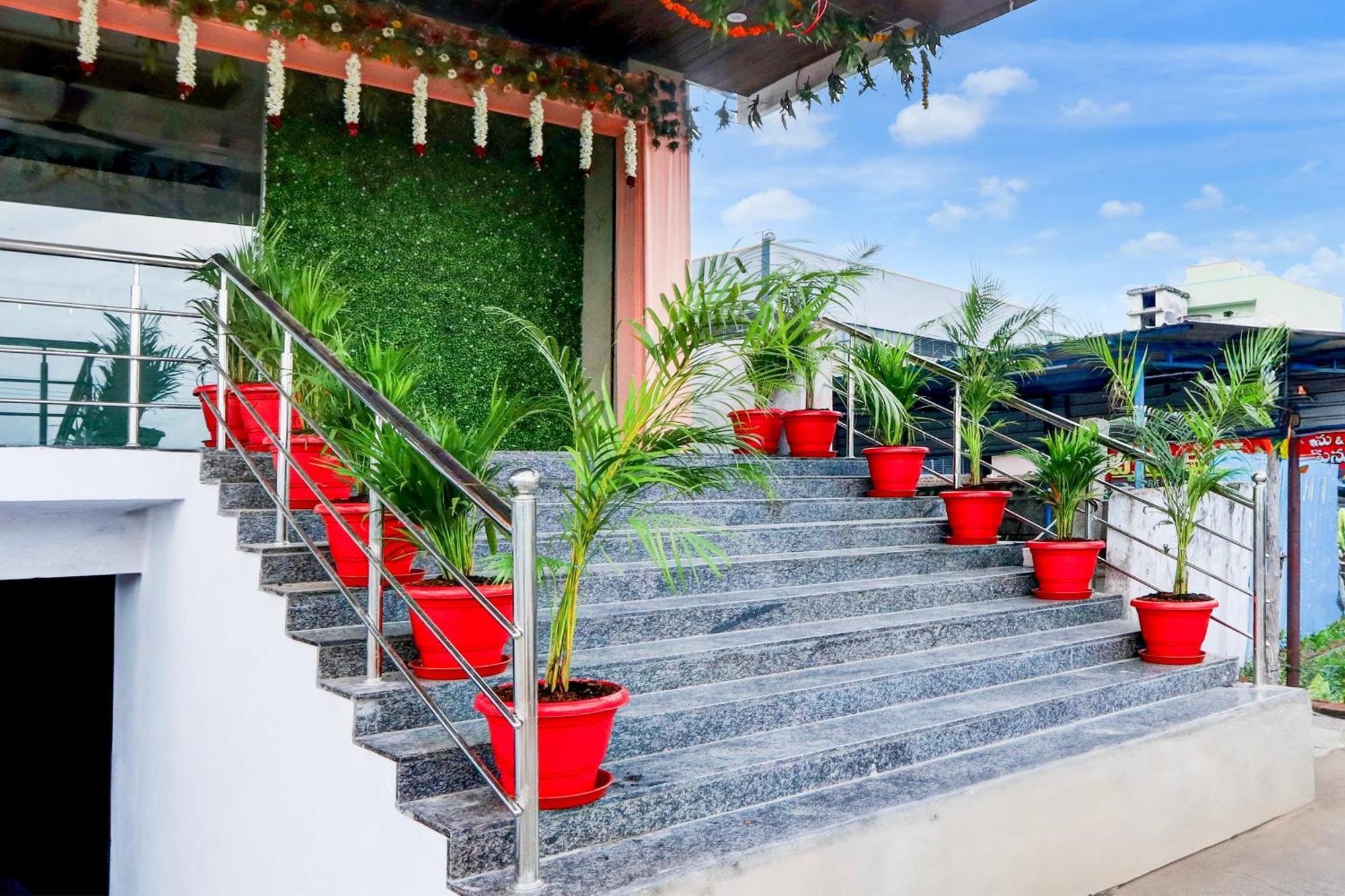 Hotel O Pr Grand Khammam Eksteriør bilde